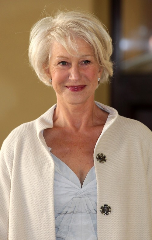 MEDIUM SHORT HAIRCUT: SHORT HAIRCUTS FOR OLDER WOMEN CAN HIDE THEIR